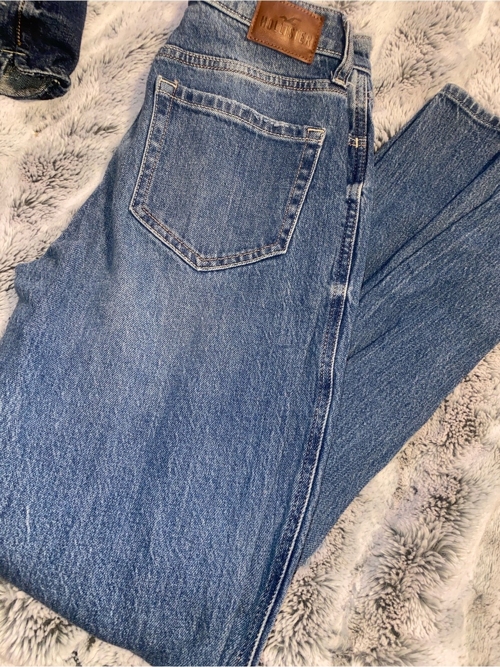 Hollister Medium Blue High-Rise Mom Jeans